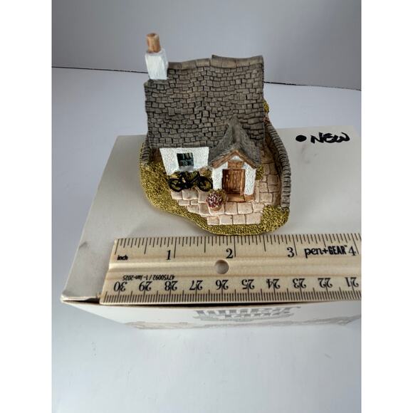 Lilliput Lane “St. Columba’s School” Signed Cottage Boxed with Deed - Picture 8 of 9
